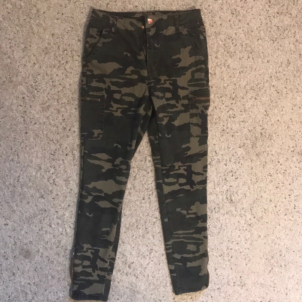 Camouflage pants Forever 21
